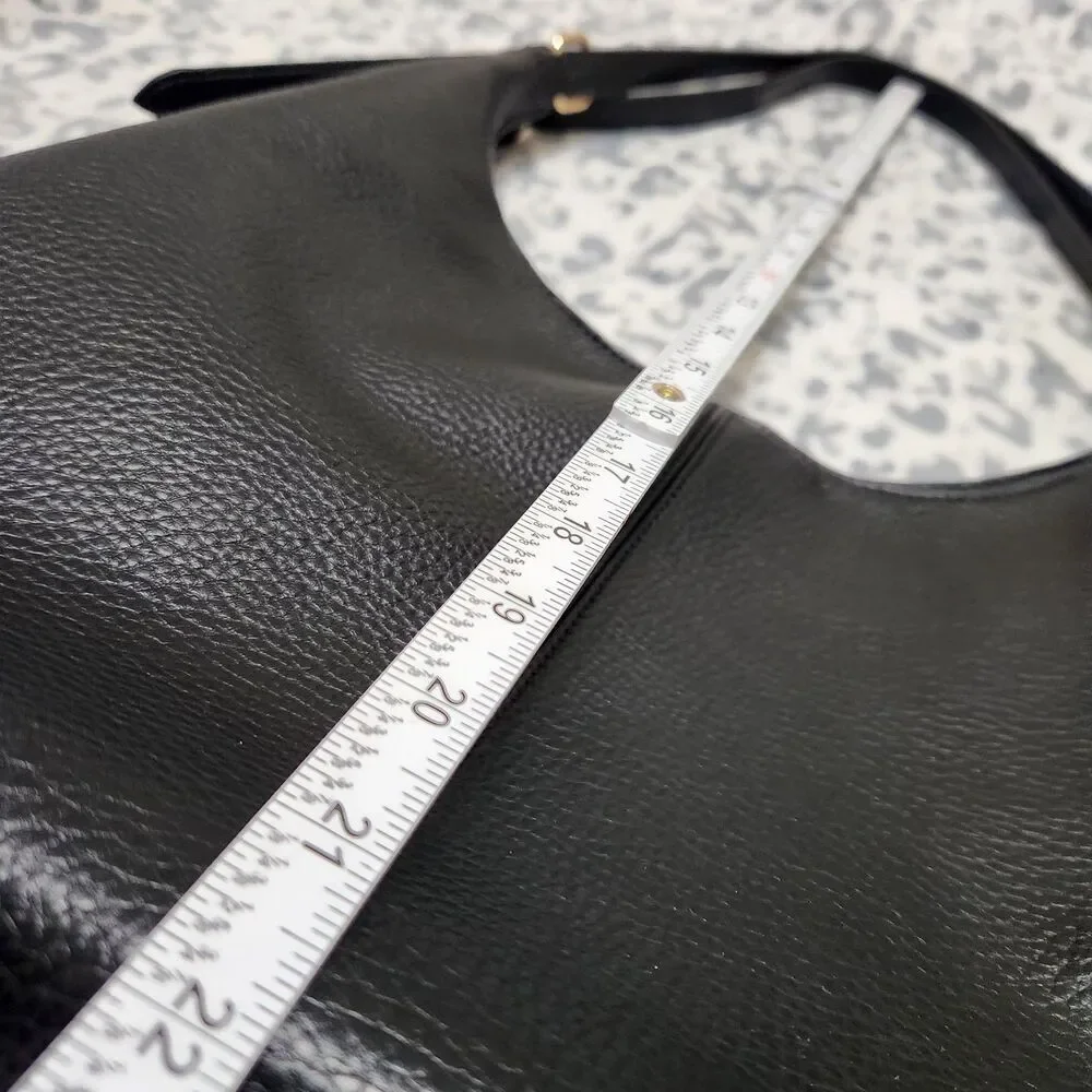 tote bags Size 15x10x5 Black Shoulder bag.   New